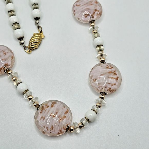 VTG VENETIAN MURANO COIN PINK ROSE GOLD SWIRL & WHITE ART GLASS BEAD NECKLACE - Picture 3 of 6